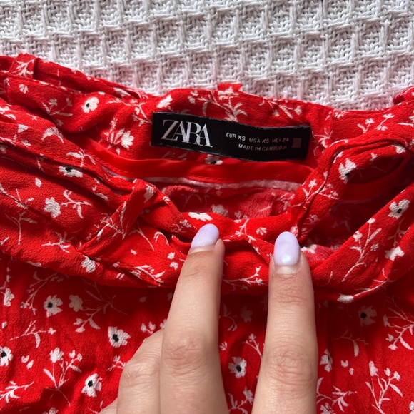 SOLD Red floral skort ❣️ - Picture 2 of 9